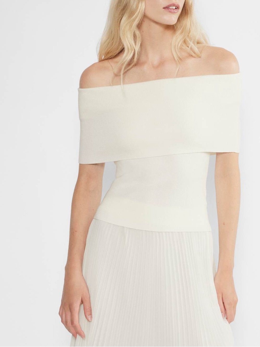Aritzia Wilfred Nola short sleeve sweater M off shoulder knit timeless old money